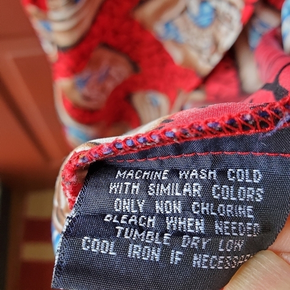 K.A.D. Clothing red antique retro car button down XL 100 Poly Great trav… - Picture 6 of 9